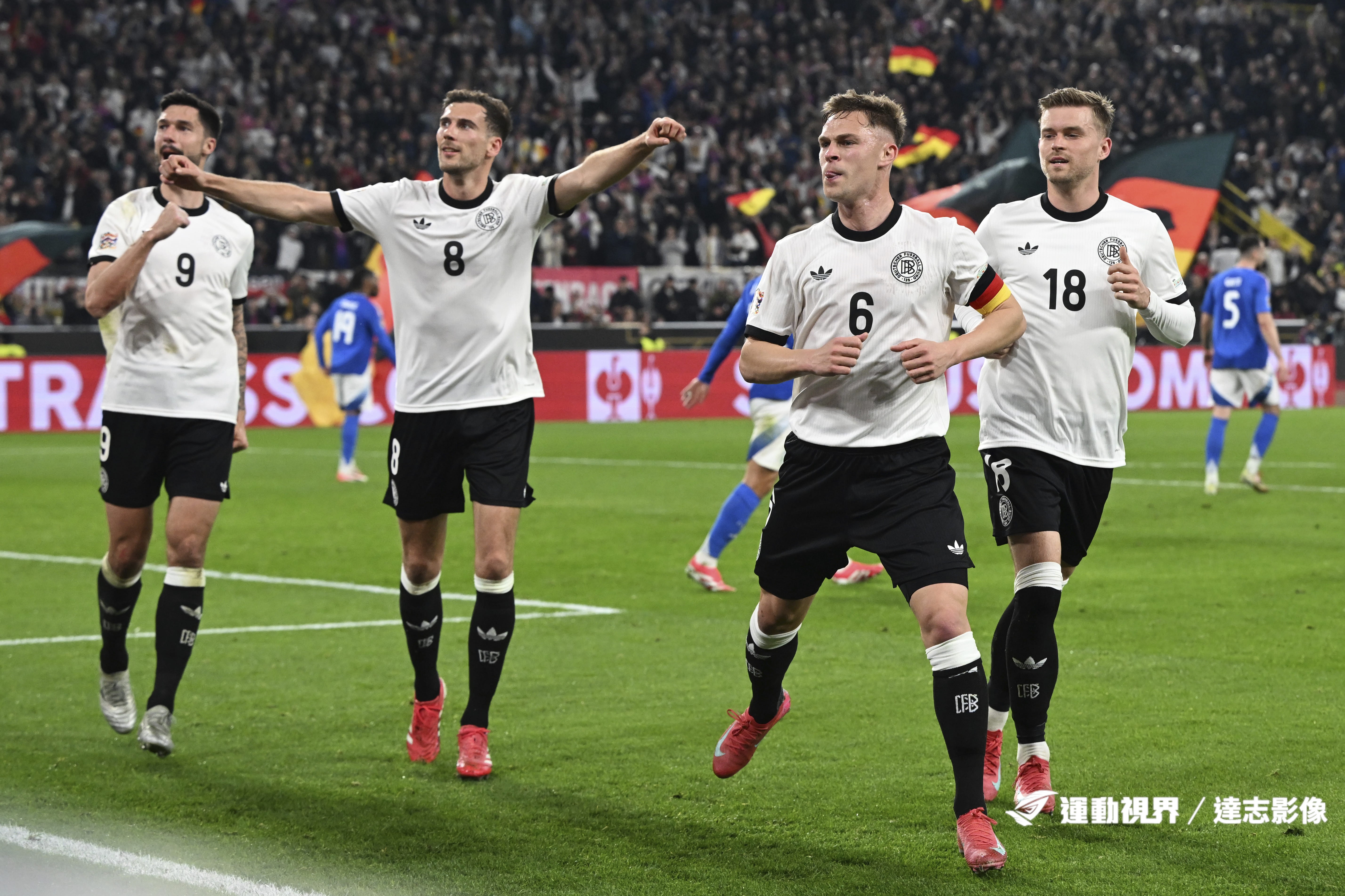 包含奥地利客场逆转罗马尼亚，晋级欧国联八强的词条