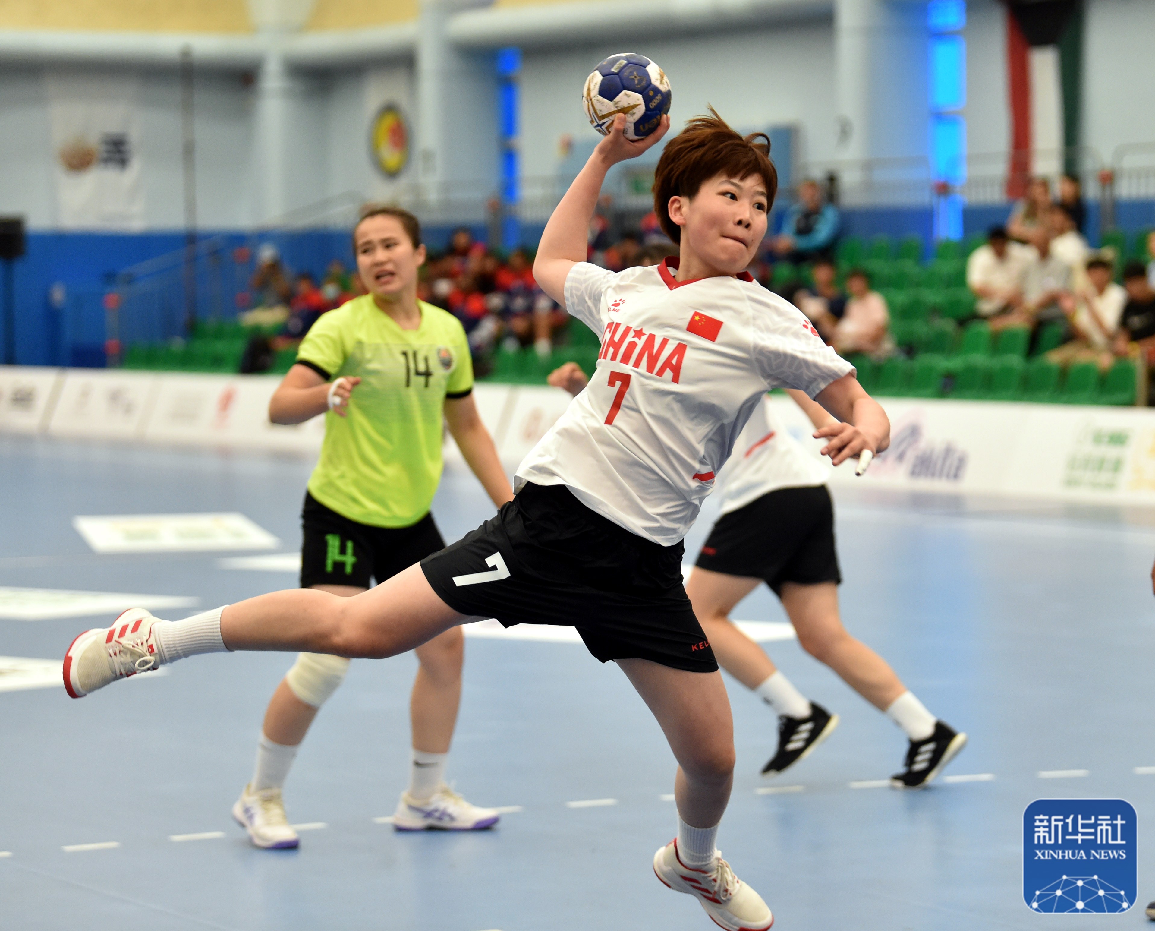 亚洲球员在关键比赛中展现出高超技艺 亚洲球员在关键比赛中展现出高超技艺